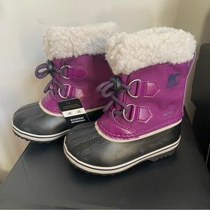 SOREL Youth Yoot Pac Nylon Boots in Black Size 9